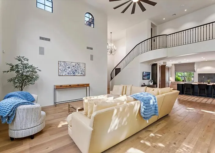 Luxury Pv Estate | Pool + Mountain Views | 30+ Day Dom wakacyjny Scottsdale