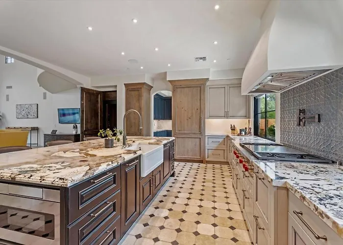 Dom wakacyjny Luxury Pv Estate | Pool + Mountain Views | 30+ Day *