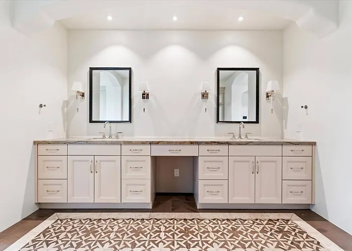 Dom wakacyjny Luxury Pv Estate | Pool + Mountain Views | 30+ Day *