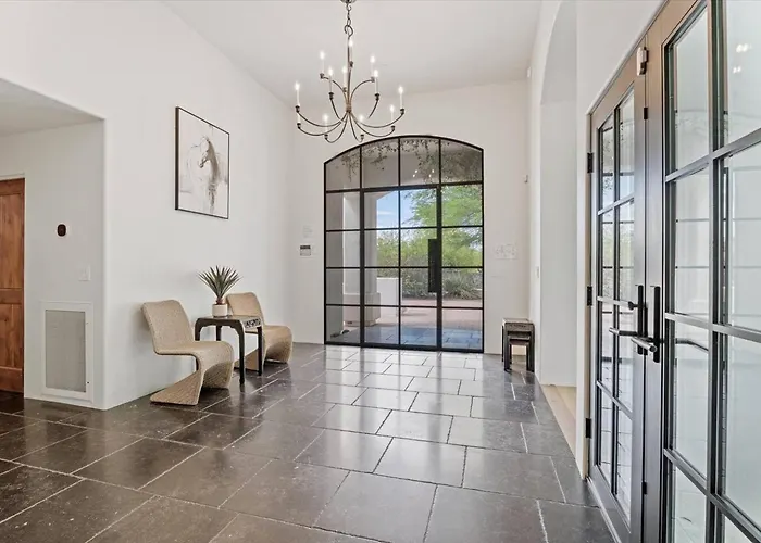 Dom wakacyjny Luxury Pv Estate | Pool + Mountain Views | 30+ Day *