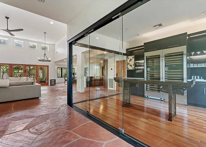 Dom wakacyjny Luxury Pv Estate | Pool + Mountain Views | 30+ Day Scottsdale