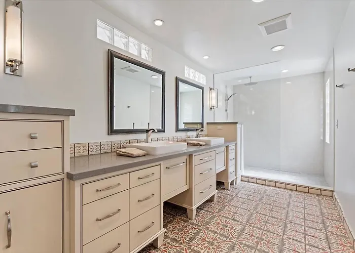 Dom wakacyjny Luxury Pv Estate | Pool + Mountain Views | 30+ Day *
