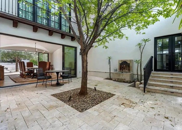 Dom wakacyjny Luxury Pv Estate | Pool + Mountain Views | 30+ Day Scottsdale
