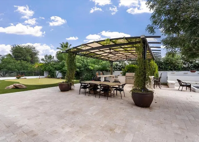 Dom wakacyjny Luxury Pv Estate | Pool + Mountain Views | 30+ Day