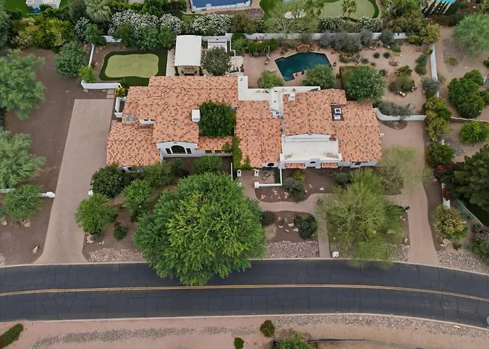 Dom wakacyjny Luxury Pv Estate | Pool + Mountain Views | 30+ Day Scottsdale